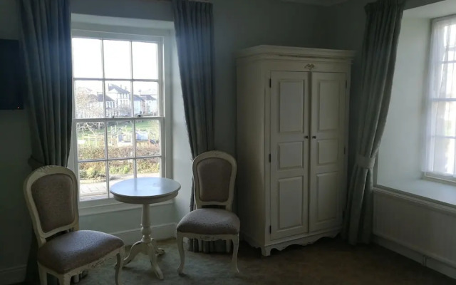 Feathers Hotel, Bar and Restaurant