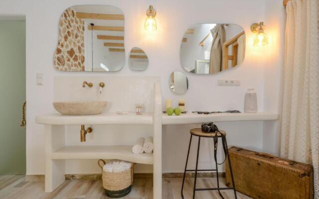 Aegean White Home