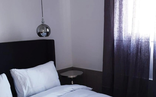 Etis garden seafront