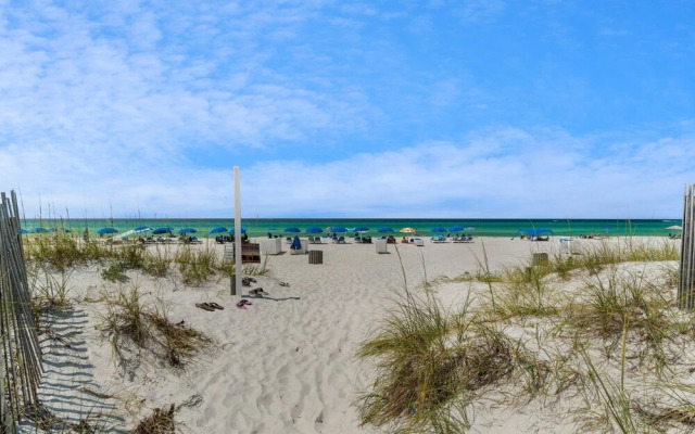 Sugar Beach #C27 - Going Panama