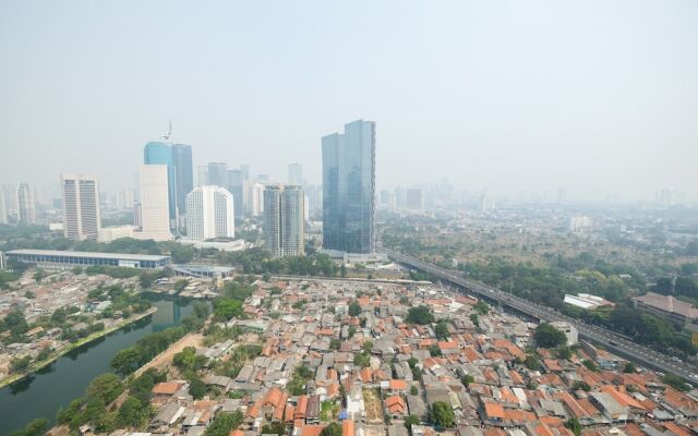 Great Choice and Strategic 1BR Apartment at Thamrin Residence