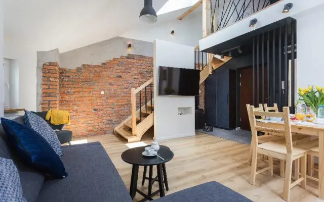 InPoint Main Square Apartment