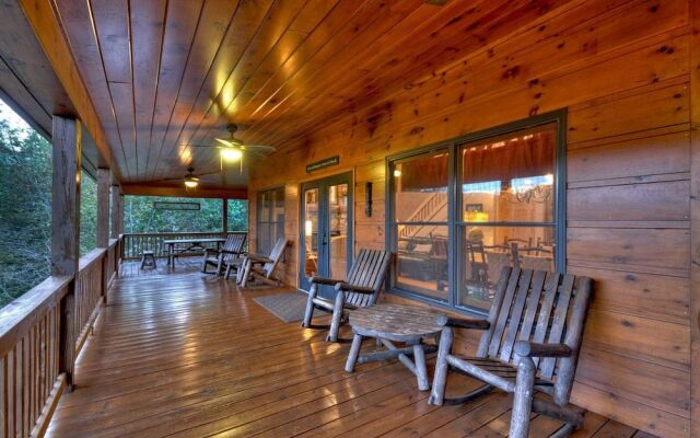 Aska Adventure Lodge by Escape to Blue Ridge