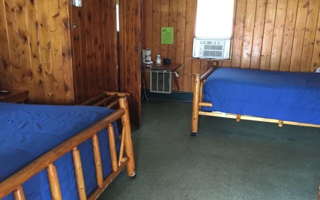 Pines Motel