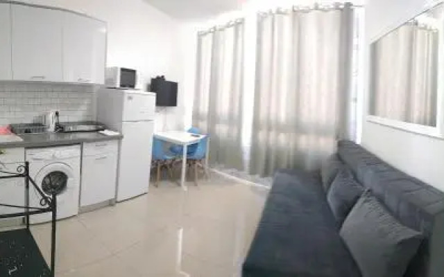 Colony Beach Bat Yam Apartments