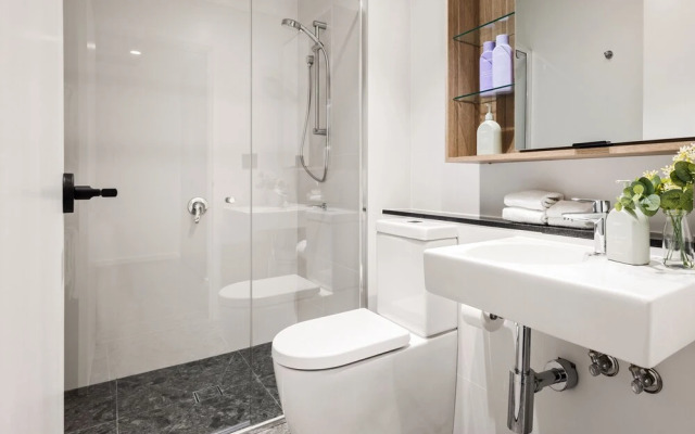 Cinema Suites Apartments by Urban Rest