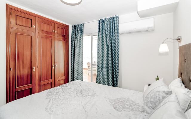 PDM - Elegant Apartment with Breathtaking Sea view