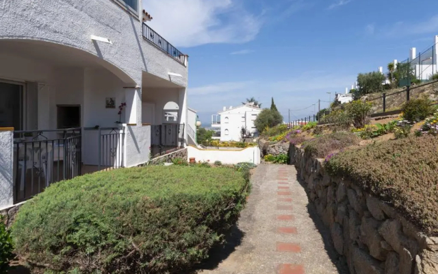 1205 JARDINS con PISCINA