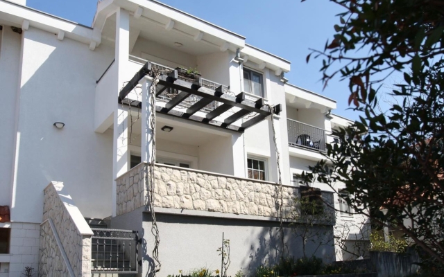 Apartment Mari - 100 m from beach: A2 Petrcane, Zadar riviera