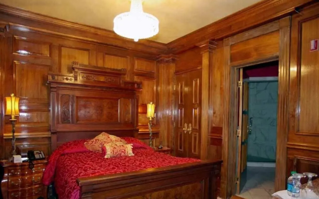 The Hotel Magnolia