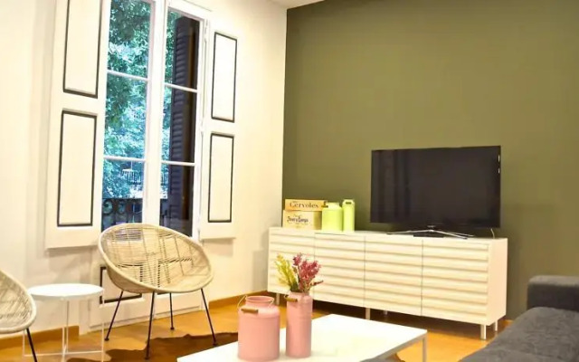 KM Rocafort Apartment