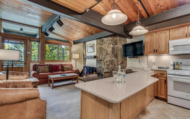 Laurelwood Condominiums Studio Premier Unit 209