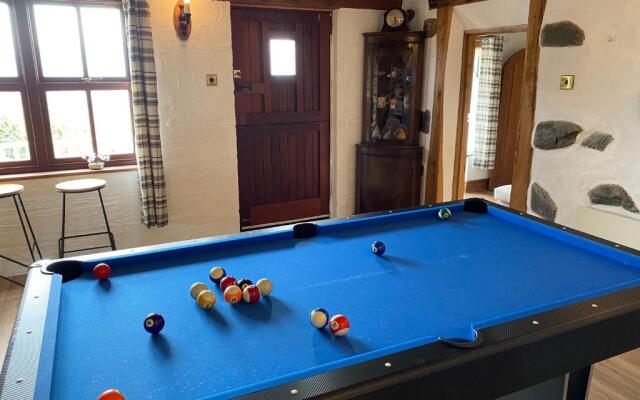 Beautiful secluded farmhouse with hot tub