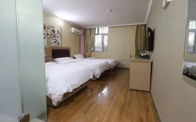 Karamay Clear Water Bay Business Hotel