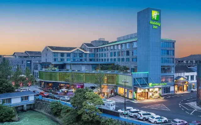 Holiday Inn Dujiangyan Ancient Town by IHG