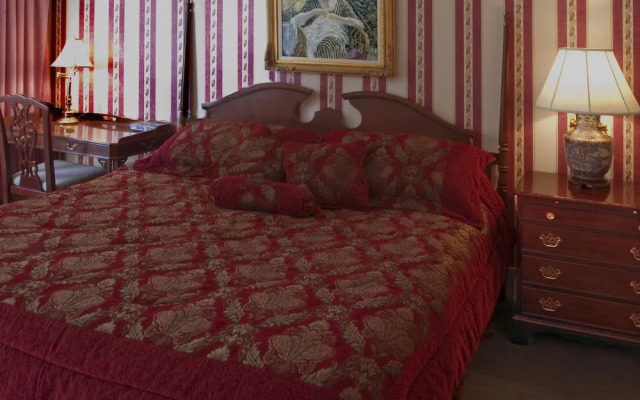 The Historic Summit Inn