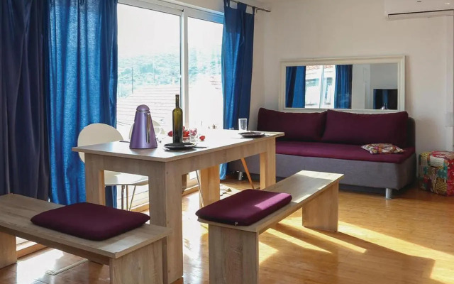 Holiday Apartment Slatine 02