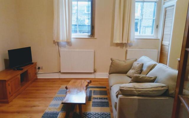 Ground Floor Barmouth Centre Apartment With Garden