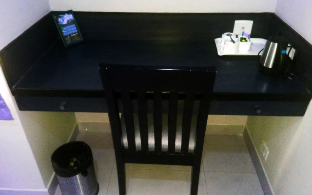 FabHotel Santhome Inn
