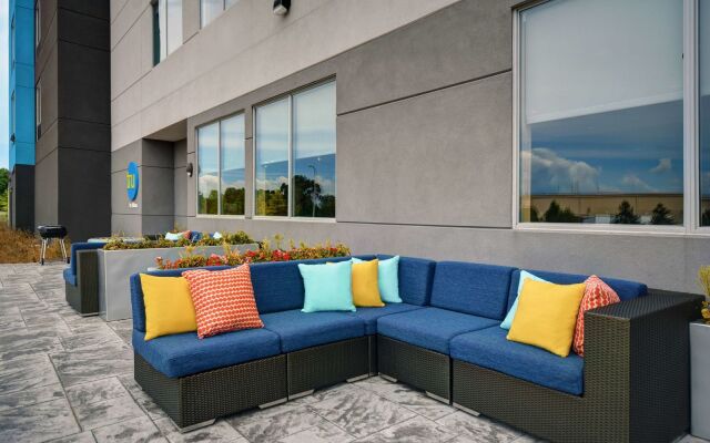 Tru by Hilton Monroe