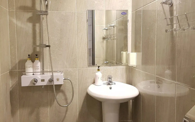 Travel Light Hostel