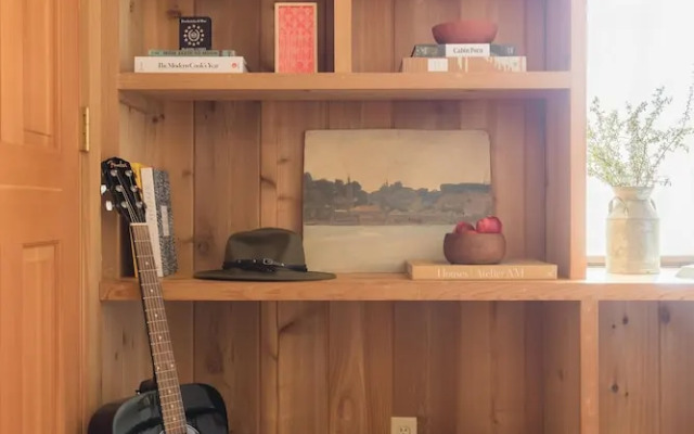 Wildwood by AvantStay   Cabin w/ 3 Decks, Ping Pong, Fire Pits, & Outdoor Grill