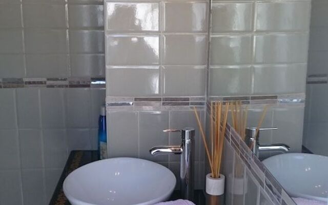 Zenit Guest House