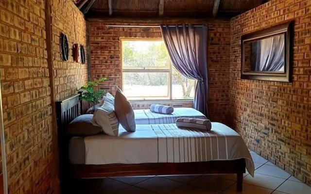 Unathi Game Lodge