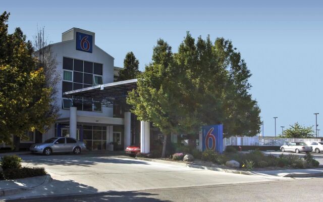 Motel 6 Lehi, UT – Thanksgiving Point