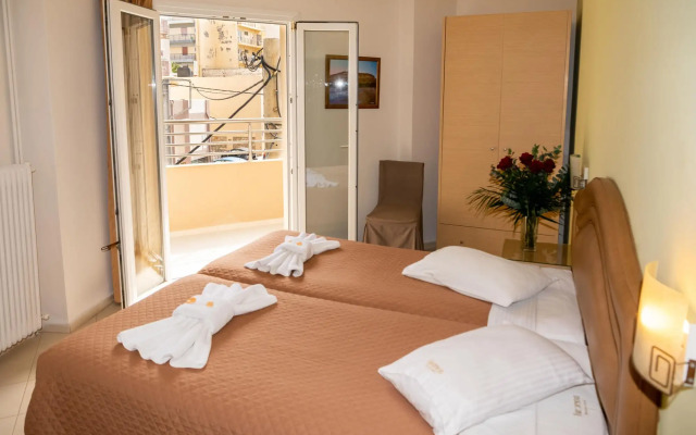 Kronos Hotel