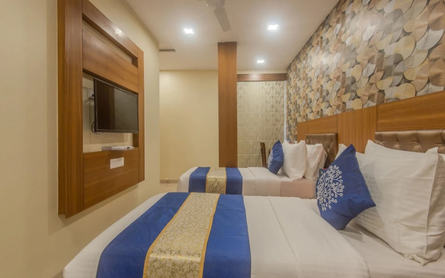 OYO 9996 Hotel Arton Suites