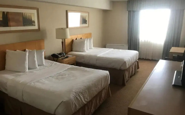 Quality Hotel & Suites Montreal East