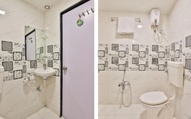 Hotel Raadhe By OYO Rooms