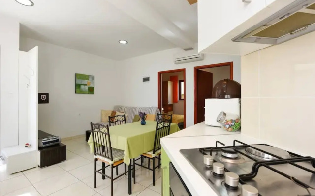 Modern Apartment Arena Near the Beach Jaz