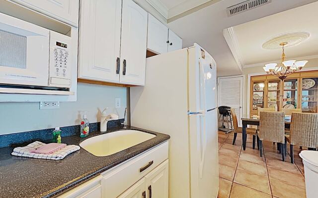 Sabine Yacht & Racquet by Southern Vacation Rentals