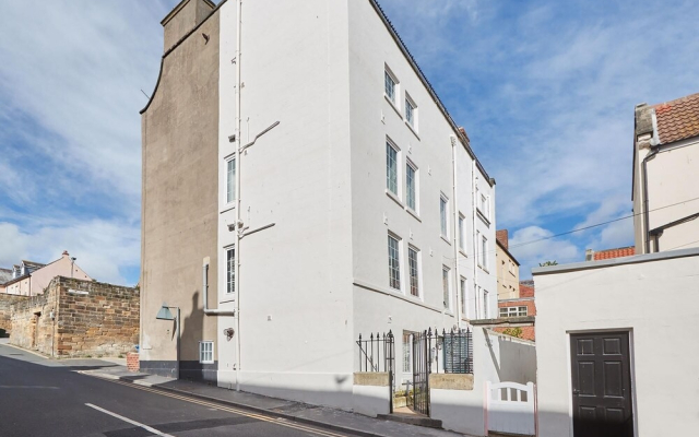 Host Stay Deveraux House