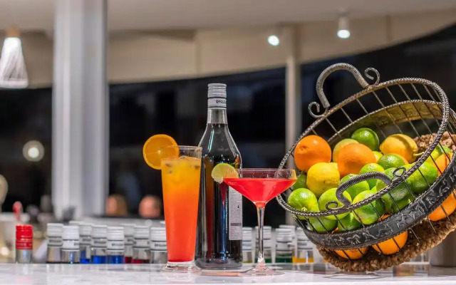 Golden Coast Hotel & Bungalows - All Inclusive