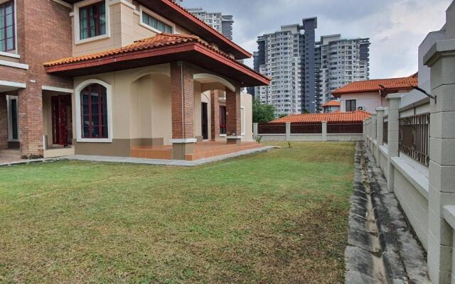 PH Homestay Bungalow House at PJ Fully Equipped