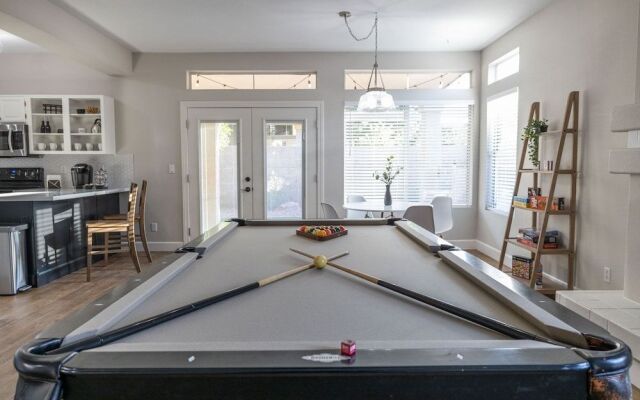 Gilbert Douglas 1 Bedroom Home by RedAwning