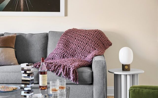 The Neighborhood Hotel - Lincoln Park