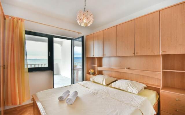 Amazing Home in Podstrana With Wifi and 2 Bedrooms