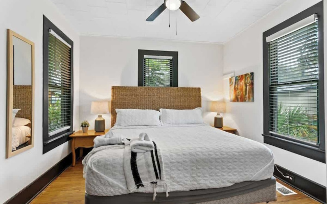 Pet Friendly Bungalow in St Augustine