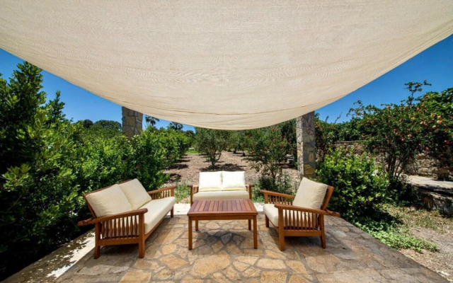 House With Jacuzzi and Shared Pool in Bodrum