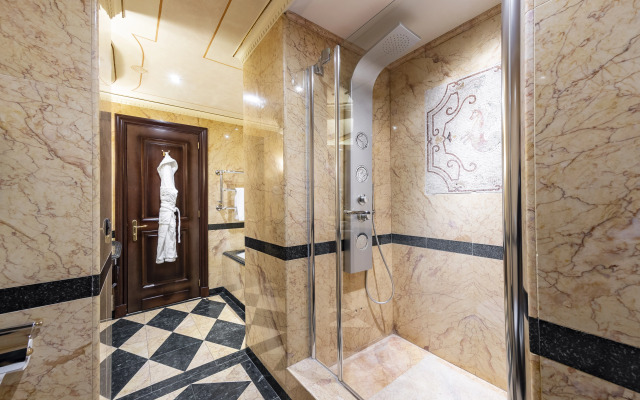 River Château Hotel