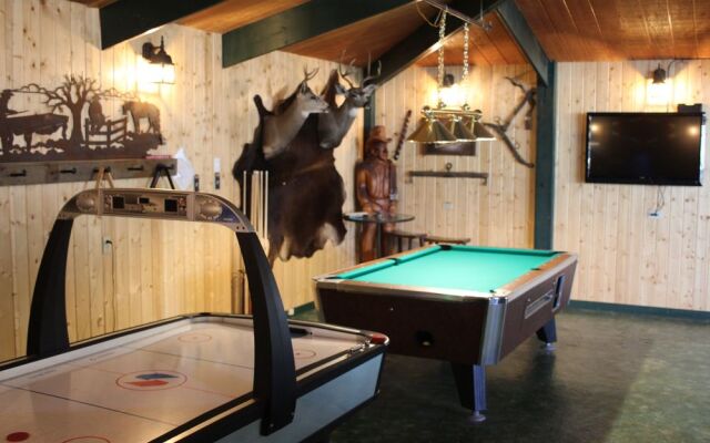 The Historic Wapiti Lodge