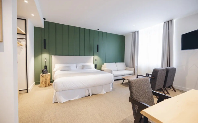 Hotel Mondragon