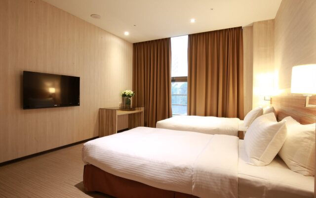 Highness Hotel