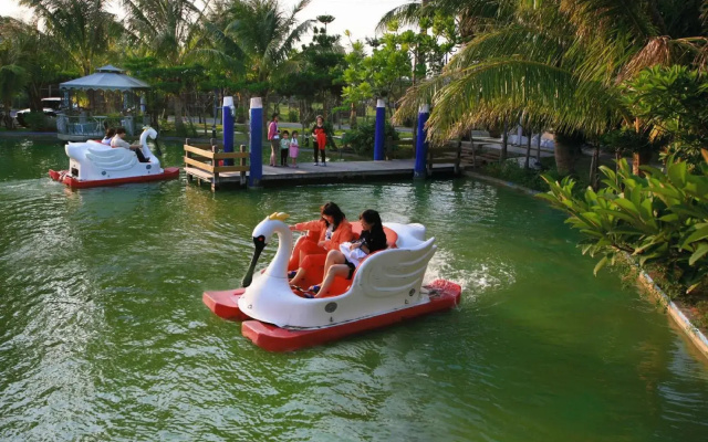 Swan Lake Villa Resort