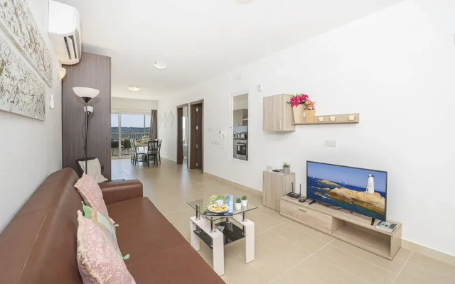 Summer Breeze with Panoramic terrace by Getaways Malta