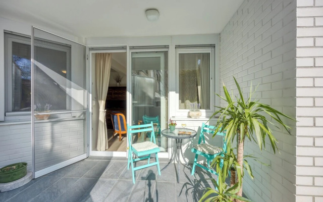 West Oasis With Terrace